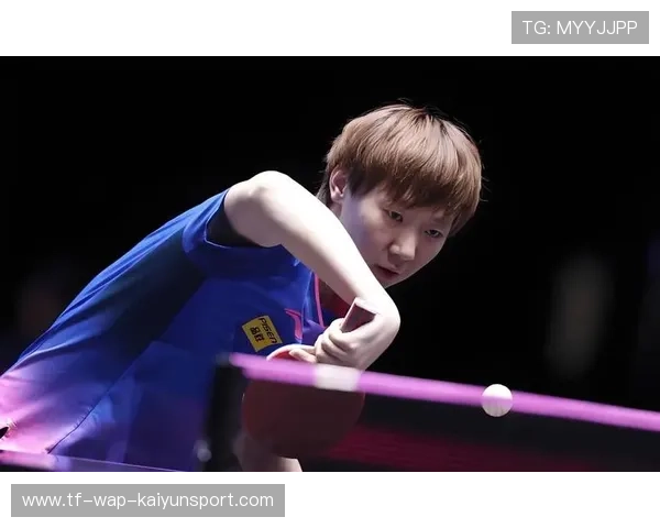 乒乓亚洲杯王曼昱中远台相持，连续反拉把分数拉开